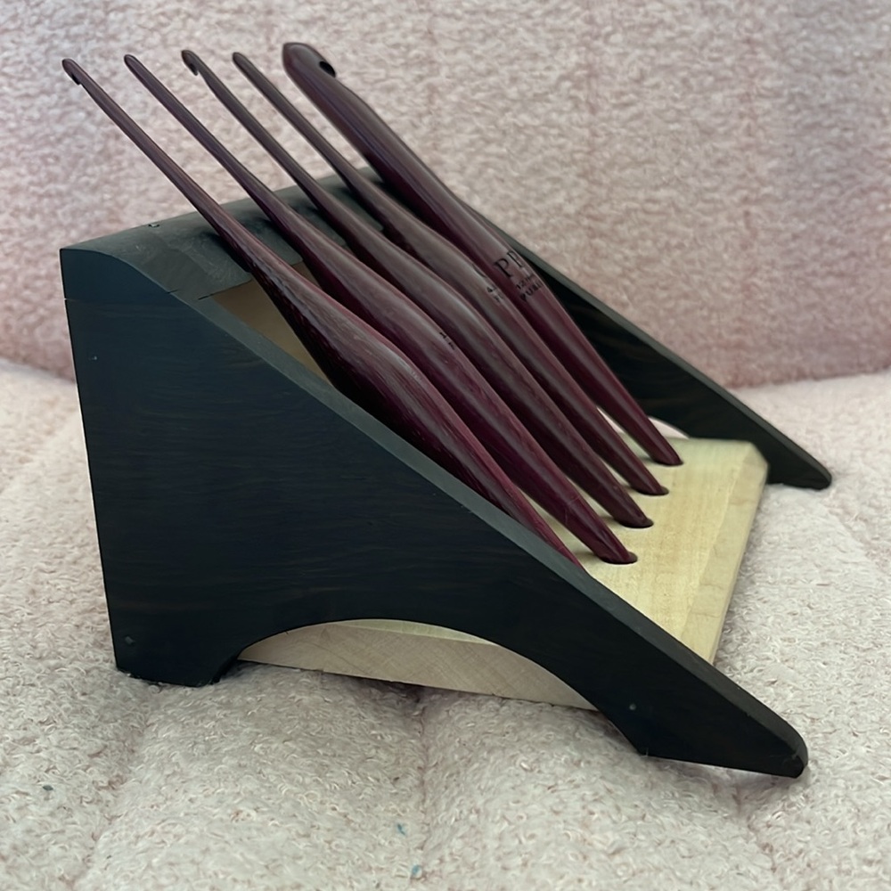 Crochet hook stand - Picture 2 of 5